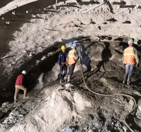 麻章隧道拱顶带模注浆料，微膨胀注浆料的特点及施工工艺